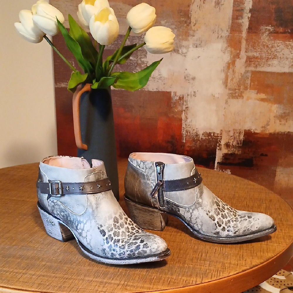 Elegant Snakeskin Ankle Boots